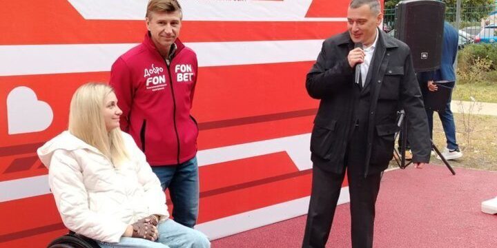 Известный фигурист Алексей Ягудин участвовал в открытии спортплощадки в Курске