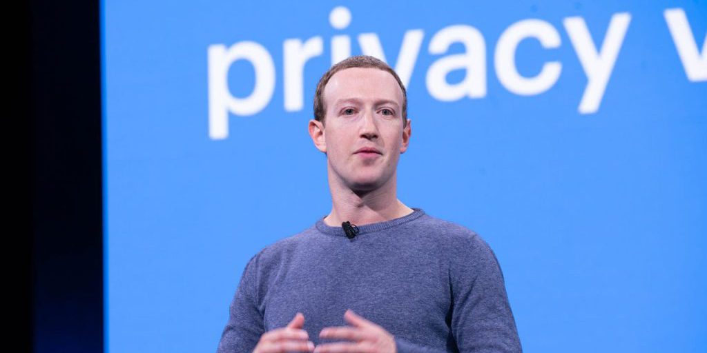 "Indagini in Texas sulle interazioni inappropriatamente suggestive tra minori e chatbot di Meta e Character.ai: questioni etiche e legali sull'uso dell'IA nella salute mentale"