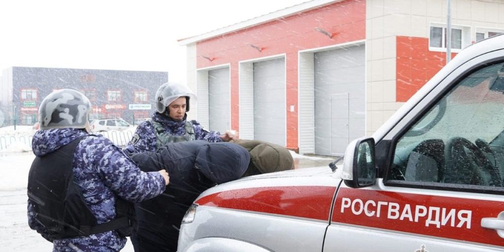 О поступлении на службу в Росгвардию через Интернет поведали в НАО