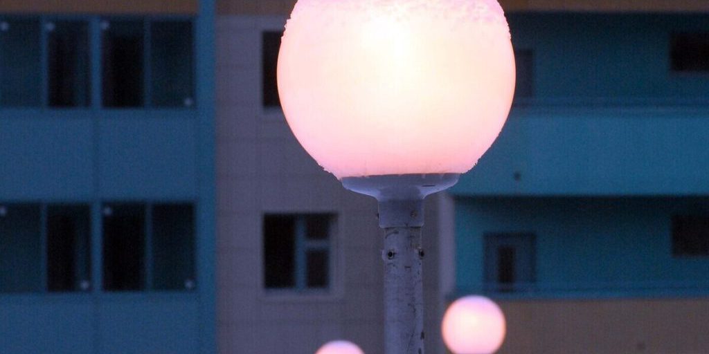 Электрик погиб, упав со столба при замене фонарей