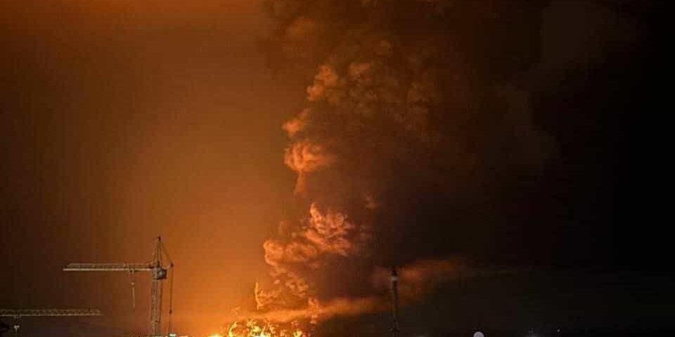 Attacco dei droni ucraini alla Crimea occupata: terminal petrolifero e sottostazioni colpiti