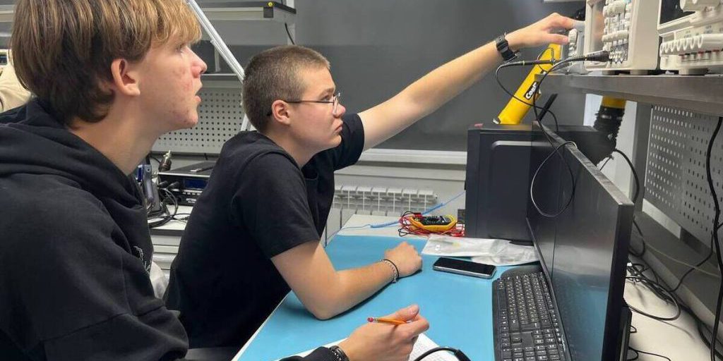 Progetto di Sviluppo per Studenti Dotati nel Collegio di Serpukhov: Un Passo verso il Futuro