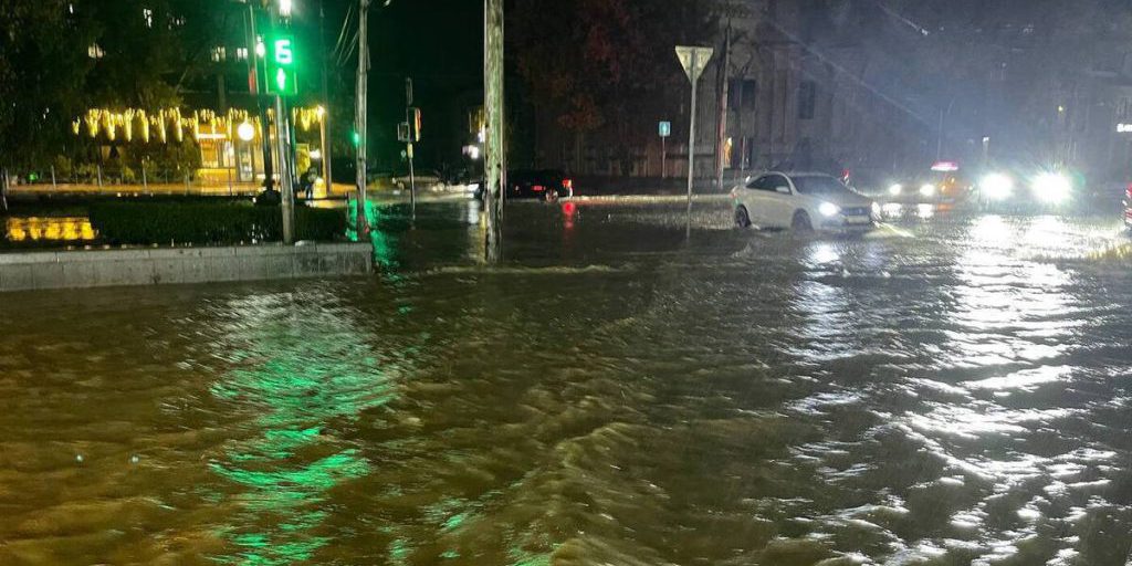 Сергей Меликов прокомментировал ситуацию с ливнями в Махачкале
