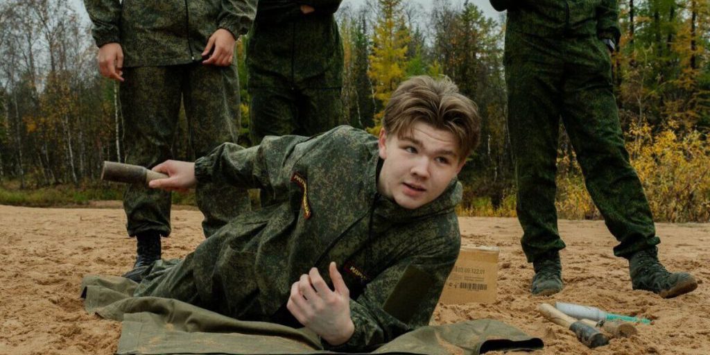 Школьники Нового Уренгоя прошли испытания военно-спортивной игры «Зарница»