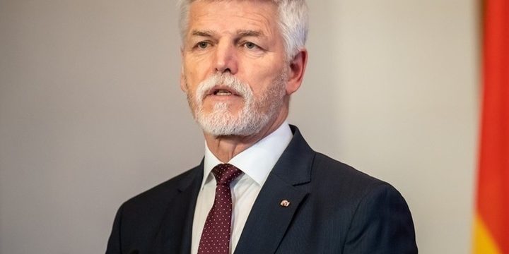 Tensioni tra Russia e Unione Europea: minacce di abbattimento di aerei russi che violano lo spazio aereo della NATO