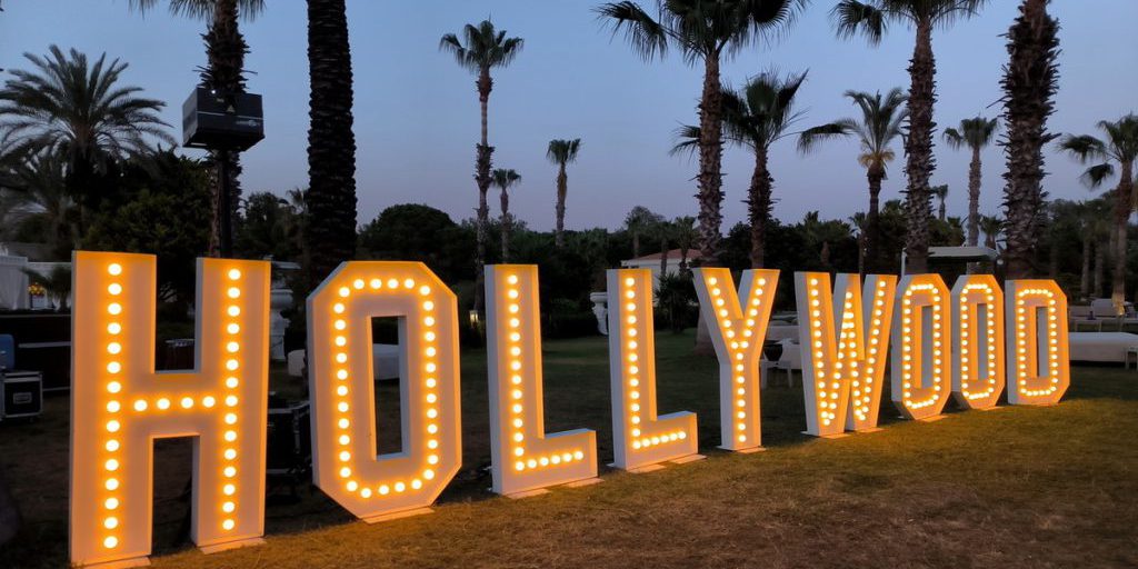 Incendio devastante a Los Angeles: autista di taxi identificato come responsabile della catastrofe che ha colpito le residenze di star di Hollywood