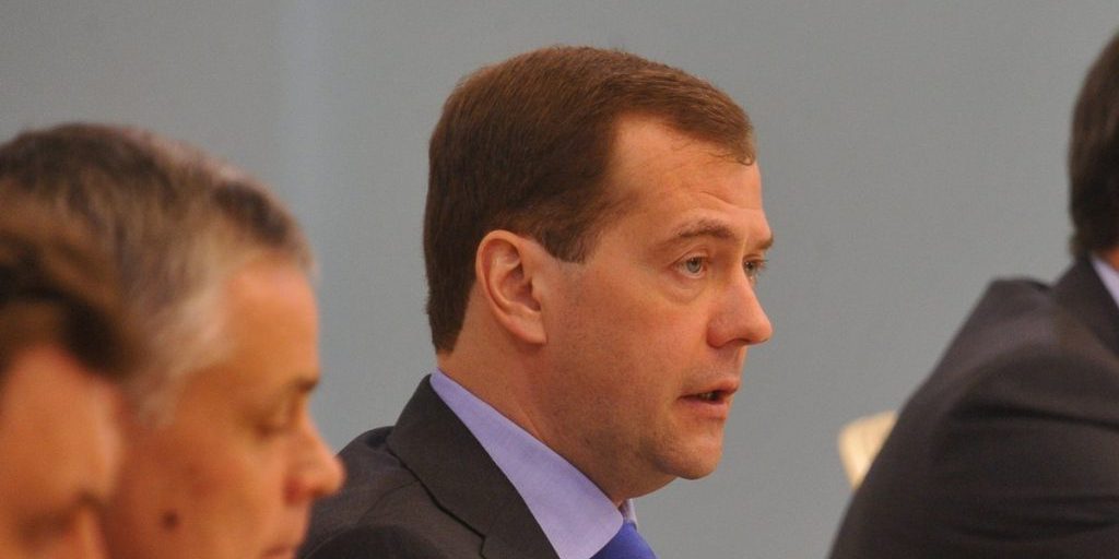 Медведев прилетел в Пхеньян