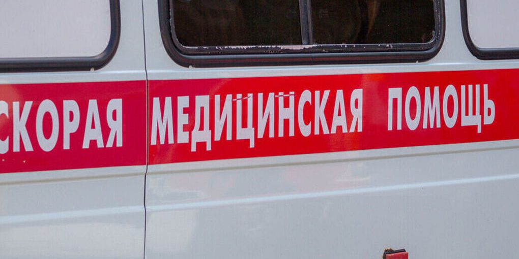 Donna salva dopo aver ingerito accidentalmente un blister con pillola a Kemerovo grazie all'intervento tempestivo dei medici locali