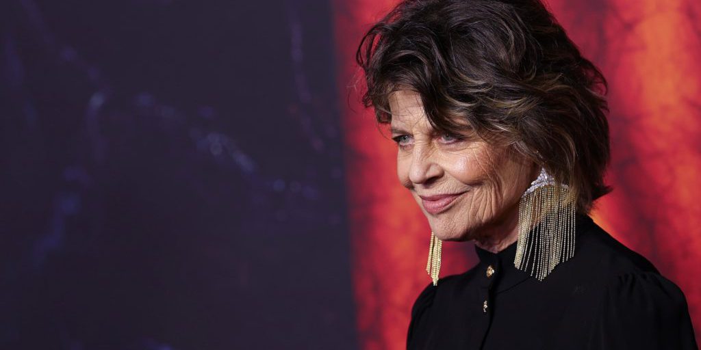 Linda Hamilton: 20 anni di celibato, nessun rimorso per le notti da sola