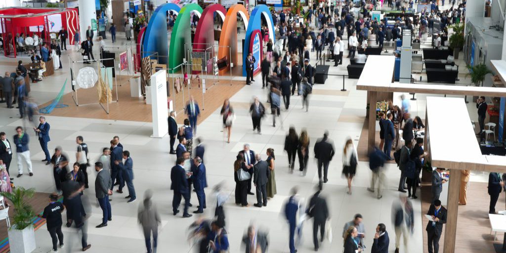 Nel corridoio del forum internazionale per l'America Latina: guardiamoci come vicini