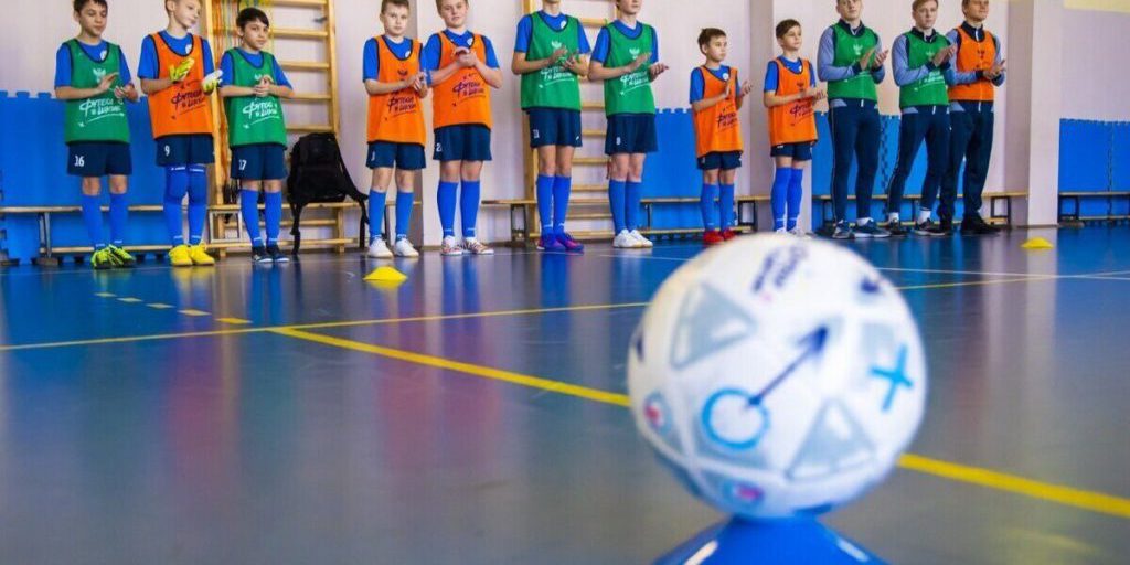 Cittadini di Čeljabinsk contro la divisa sportiva unica nelle scuole: una questione di libertà e uguaglianza