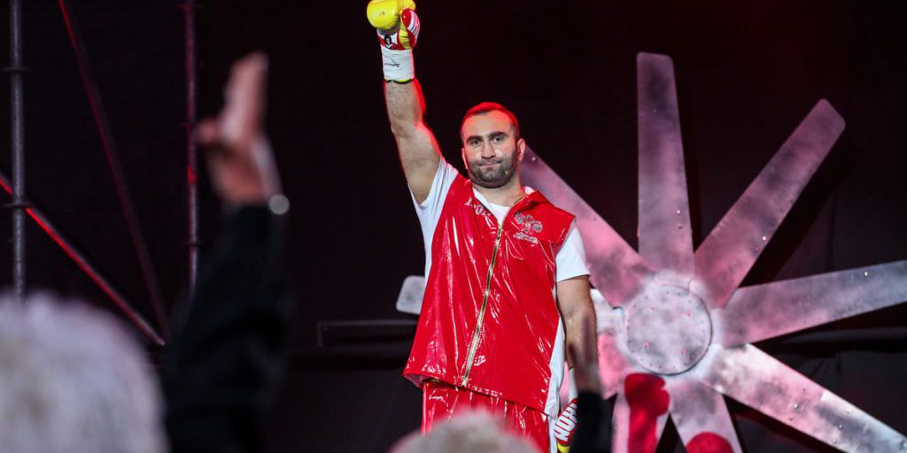 Боксер из России Гассиев сразится за звание чемпиона мира