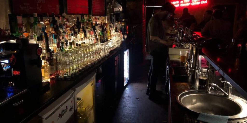 «Наливайки» не смогут замаскироваться под кафе и избежать нового закона