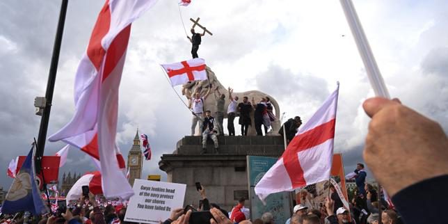 Manifestation massive d’extrême droite à Londres : « Nous ne tolérerons pas que des personnes se sentent intimidées », prévient le premier ministre Keir Starmer