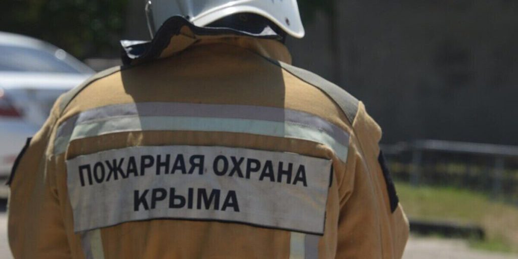 Incendio a Simferopoli: un vasto rogo divampa nella zona rurale vicino al villaggio di Klyuchi