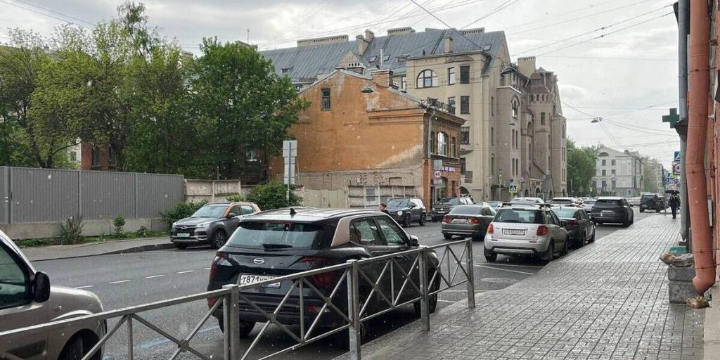 Ciclone in Carelia: Condizioni Meteo Avverse a San Pietroburgo, Vento Forte e Piogge Attese