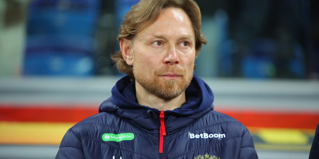 «Сумасшедшая поддержка»: Валерий Карпин поблагодарил болельщиков из Волгограда