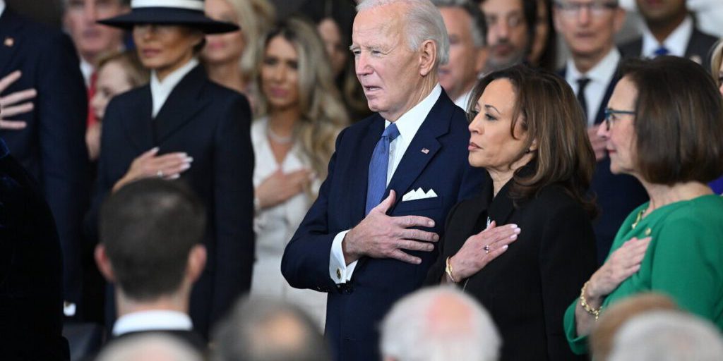 Экс-чиновник Белого дома рассказал о беспрецедентных "зависаниях" Байдена