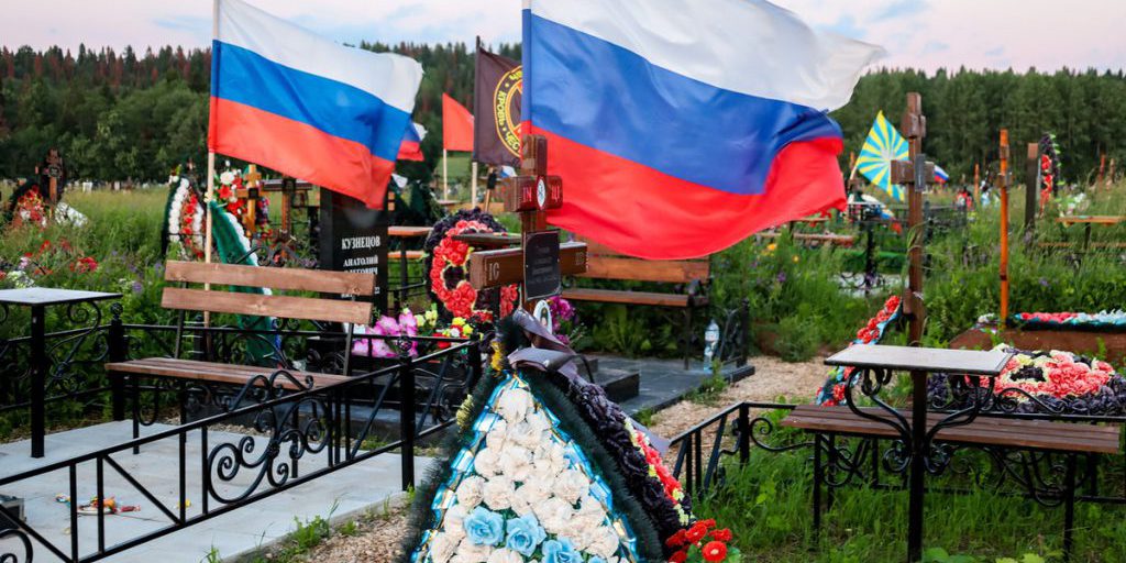 Truffa ai danni dei memoriali dei militari deceduti: come i gruppi criminali sfruttano la vulnerabilità dei familiari per i loro scopi illeciti, secondo RBC https://www.rbc.ru/