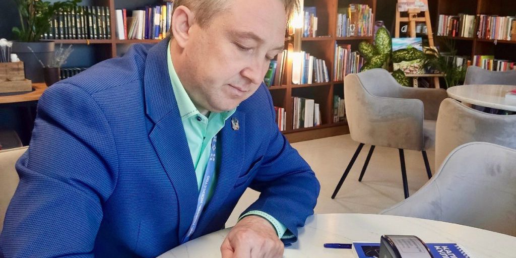 Орел передал Крыму автохромы Леонида Андреева