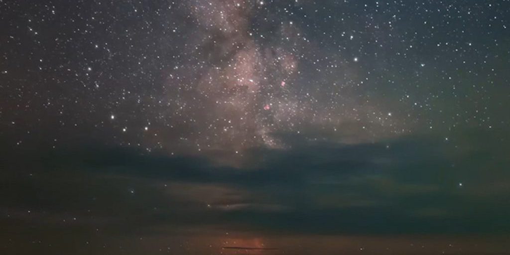 Астрофотограф снял удивительный звездопад на видео под Новосибирском