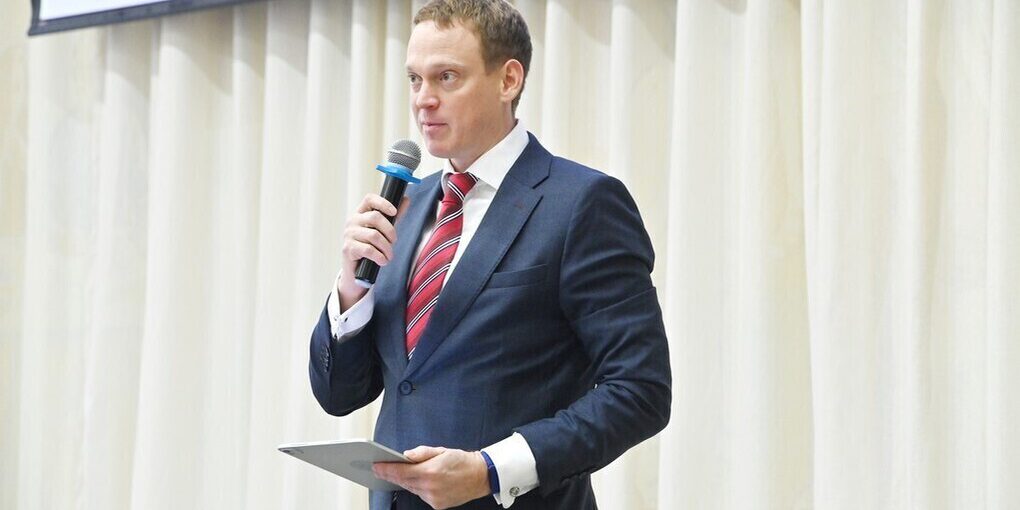 Il Governatore Pavel Malkov Partecipa a Seminario per Sostegno ai Partecipanti alla SVO e alle Loro Famiglie