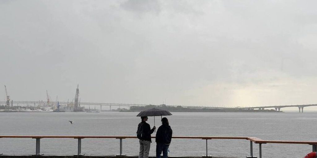 Ciclone Nord-Atlantico Porta Caldo e Pioggia a San Pietroburgo: Previsioni e Possibili Impatti sulla Città