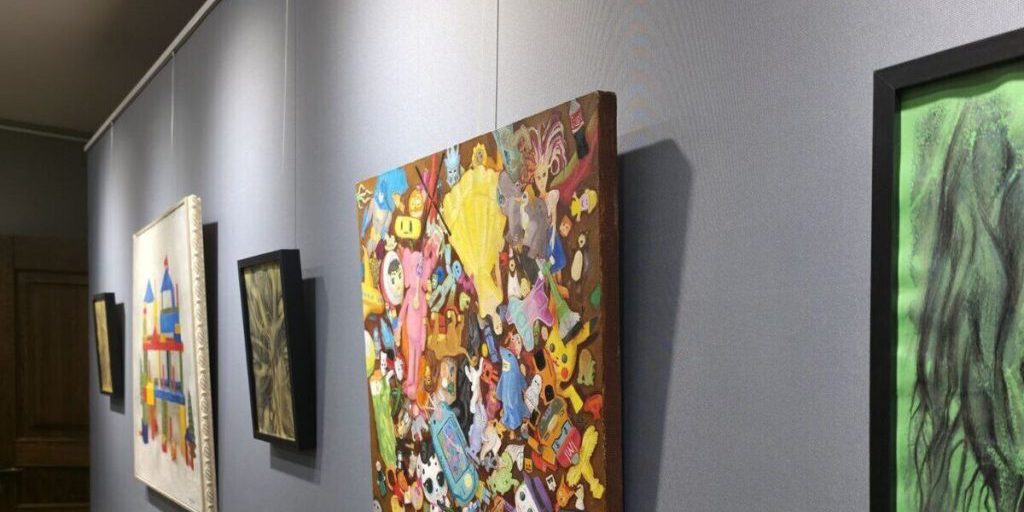 В Центре Семейной Истории Тулы открылась групповая выставка «Это был не слон»