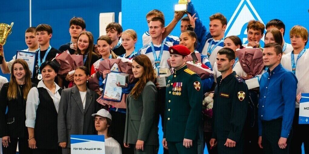 Gioco Zarnitsa a Yaroslavl: un evento sportivo e patriottico per i giovani dinamovisti