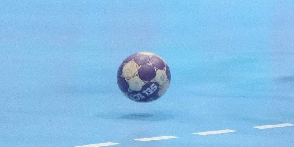 Астраханские гандболисты проиграли команде «Динамо-Сунгуль»