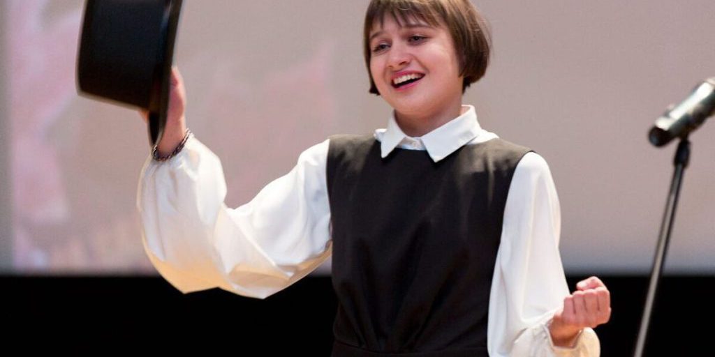 Серпуховская поэтесса прочитала Есенина на награду Минкульта