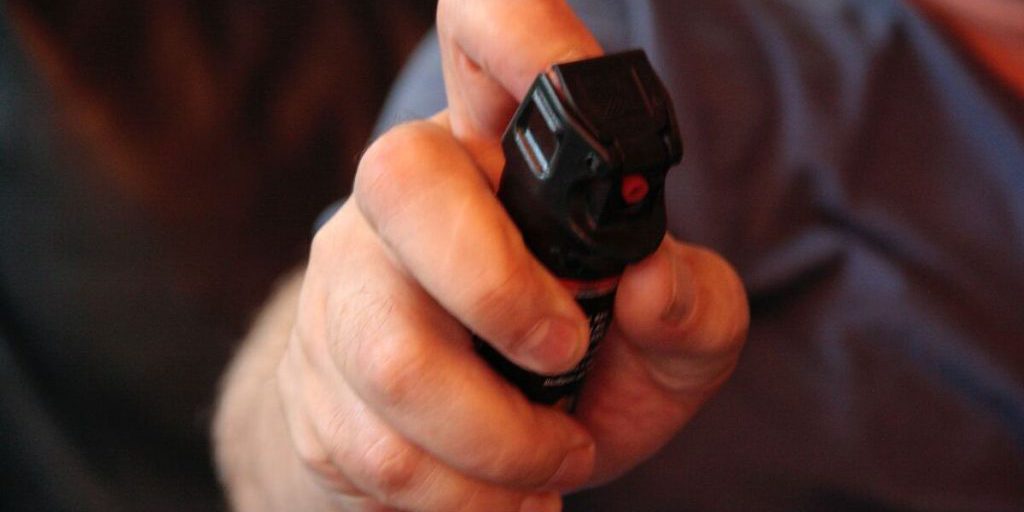 В Петербурге налетчик обрызгал продавца табака перцем и украл товар