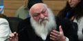 Rabbi Dov Landau rifiuta di approvare il bilancio a causa di disaccordi con il consulente legale, mentre i Haredi potrebbero cambiare posizione in futuro.