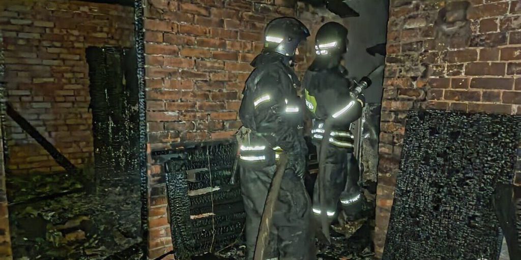 В Новомосковске горела квартира в многоквартирном доме