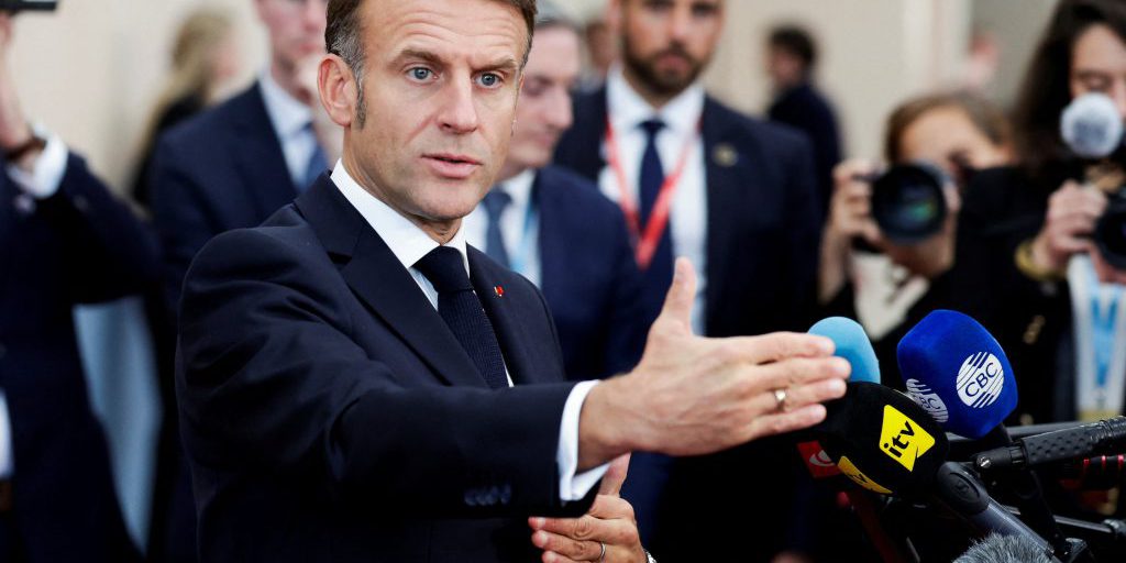 Comment se déroulerait une élection présidentielle anticipée en cas de démission d’Emmanuel Macron ?