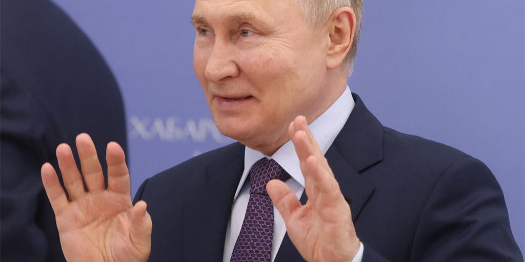 Putin discusses meeting with Trump in Budapest during call with Orbán