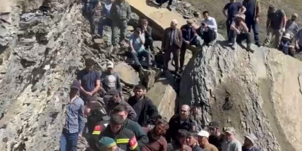 Incidente mortale in Dagestan: un buldozzer coinvolto in un crollo di roccia, le autorità indagano sulle cause