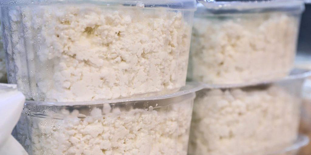 Общественники просят проверить производителей молочных продуктов из-за жиров