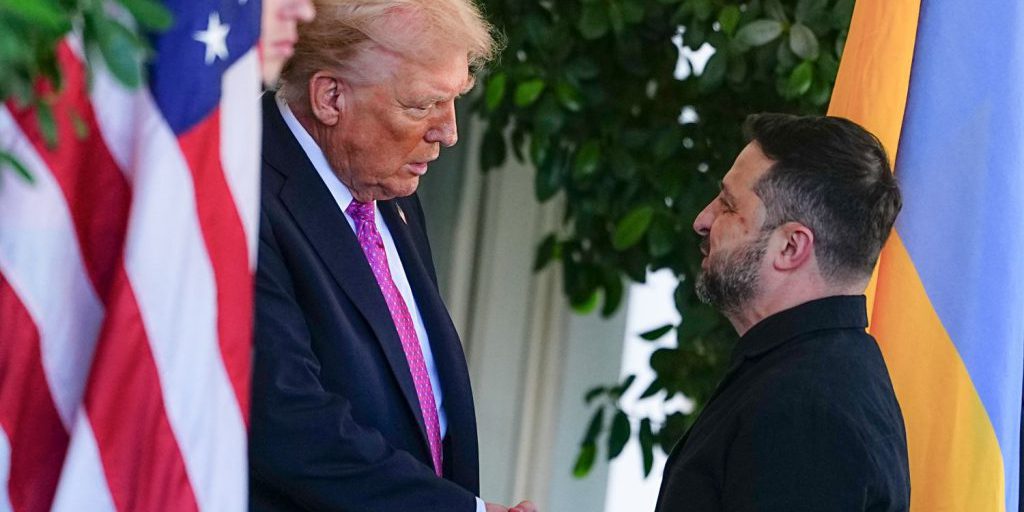 Trump sollecita Zelenskyy ad accettare le condizioni di Putin minacciando la distruzione dell'Ucraina