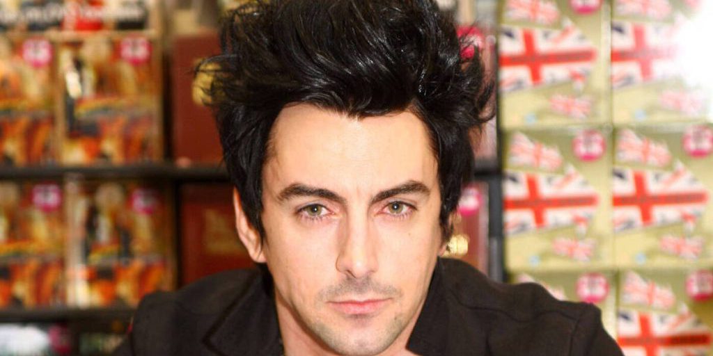 В тюрьме убили вокалиста известной британской рок-группы