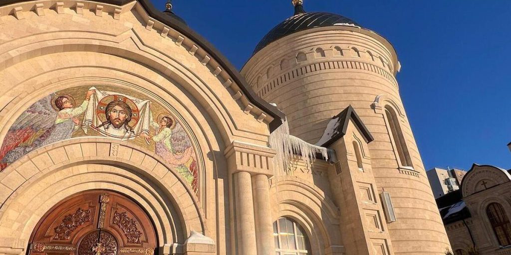 Patriarca Kirill Onora il Governatore di Stavropol con l'Ordine del Principe Vladimir di III Grado per il Suo Impegno nella Società Civile