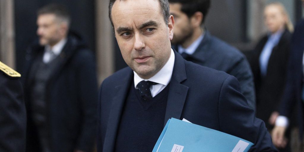 Sébastien Lecornu visita Rosny-sous-Bois per esaminare la situazione abitativa