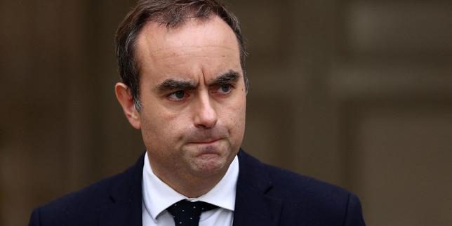 La Francia in Bilico: Emmanuel Macron Mantiene Sébastien Lecornu a Matignon nonostante le Critiche