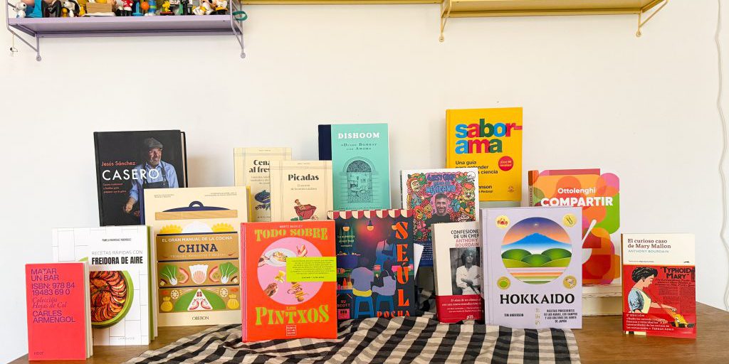 Da Bourdain a Ottolenghi e Gipsy Chef: 15 libri di cucina da regalare a Natale