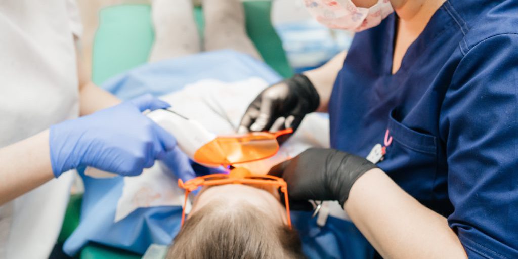 Una bambina di sei anni muore dopo trattamento dentale a Alzira, mentre un’altra di quattro è ricoverata