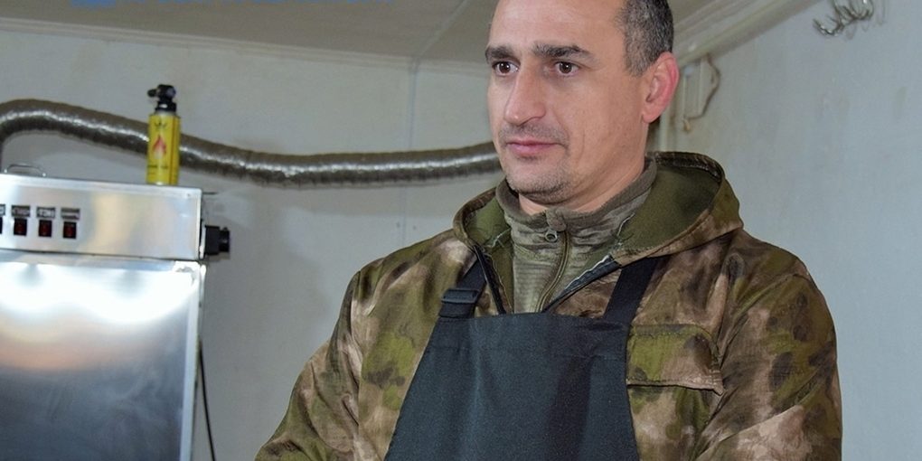 Соцконтракт помог вейделевцу открыть домашнюю коптильню