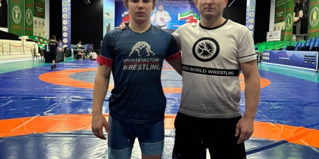 Тамбовский борец Кирилл Жандаров отправился на сборы в Грозном