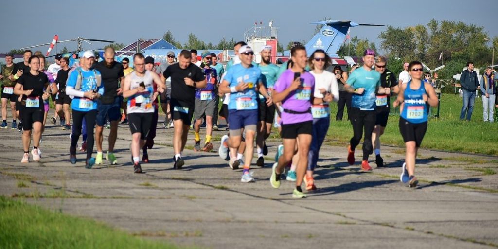 Aerocross a Kaluga: emozionante competizione di volo acrobatico a "Zatyazhny Peak"
