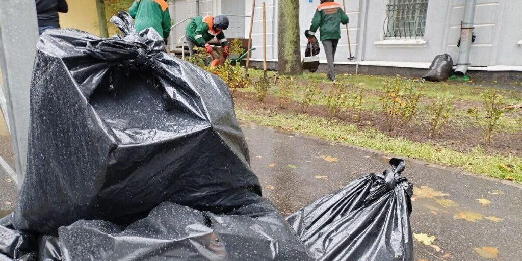 Aumento degli Stipendi per gli Spazzini nella Regione di Leningrado: Una Nuova Tendenza nel Mercato del Lavoro Russa