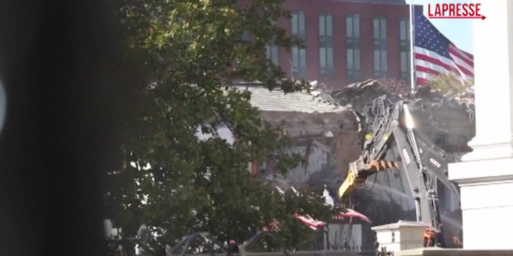 Demolita l'ala est della Casa Bianca per una nuova sala da ballo: i lavori e le polemiche